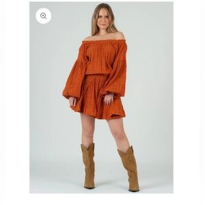 Lucca women's Crinkled Long Sleeve Dress in Rich Amber,  Sz Small New With Tags